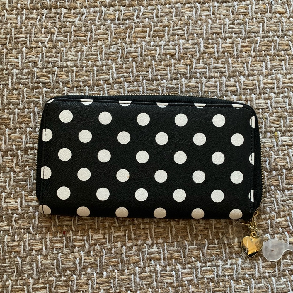 Polka dot wallet NWOT